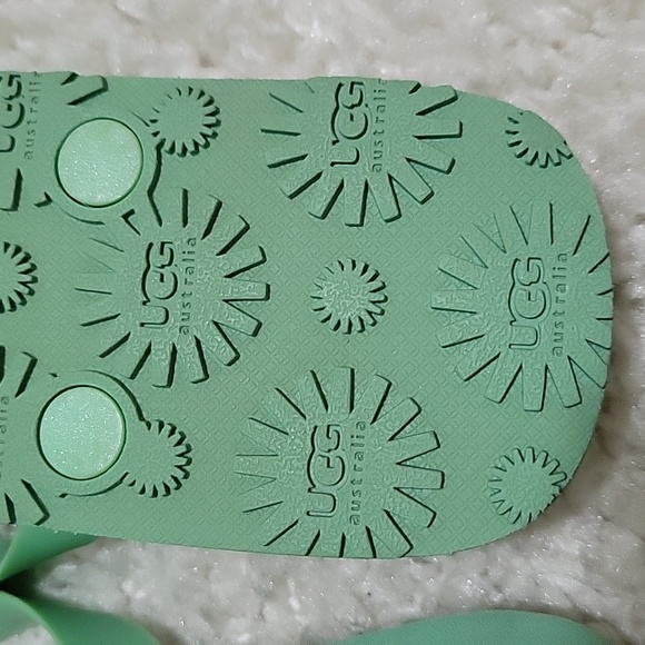 NWOT UGG Australia flare flip flop sandals, women's size 7 - Picture 6 of 8